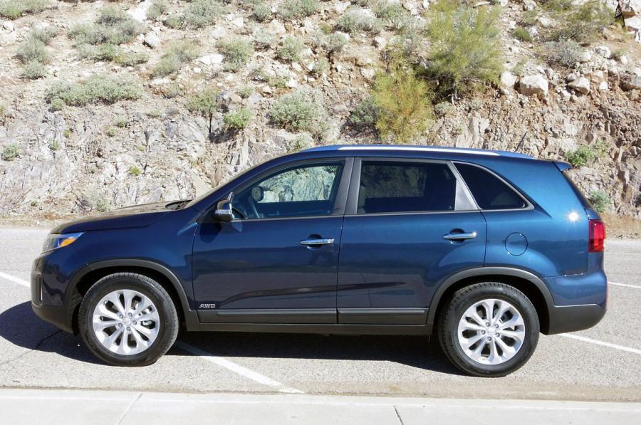  Kia Sorento 2014 года  (фото 17 из 88)